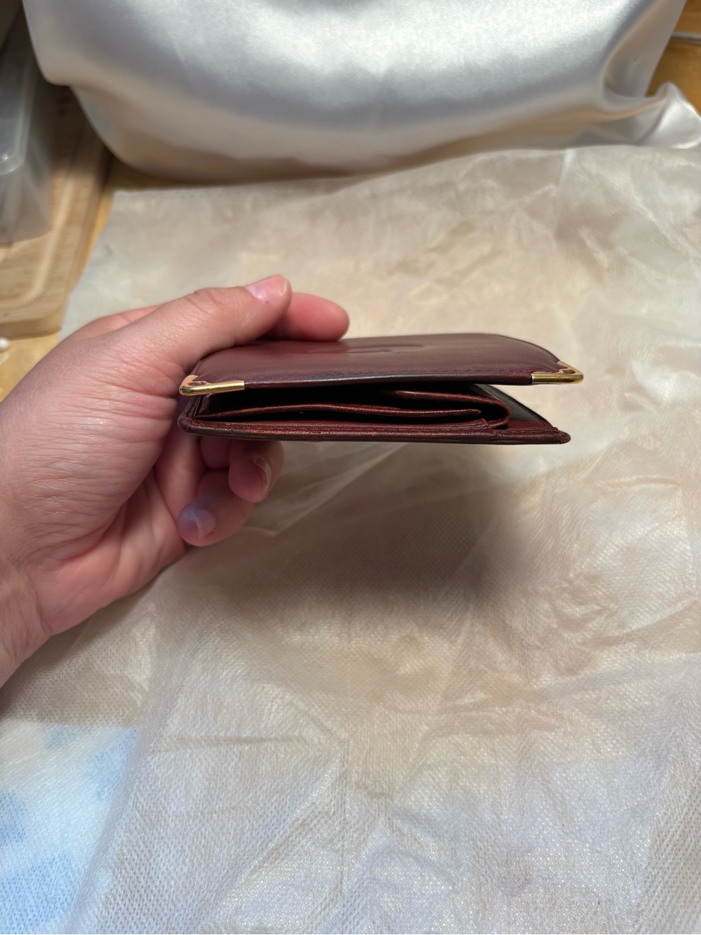Cartier Men'sBurgundy Leather bifold wallet with Gold Corner Accents. - Picture 5 of 7